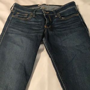Girls size 5 long Hollister brand jeans- like new